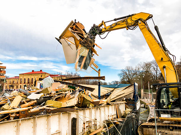 Best Professional Junk Removal  in Briarcliff Manor, NY